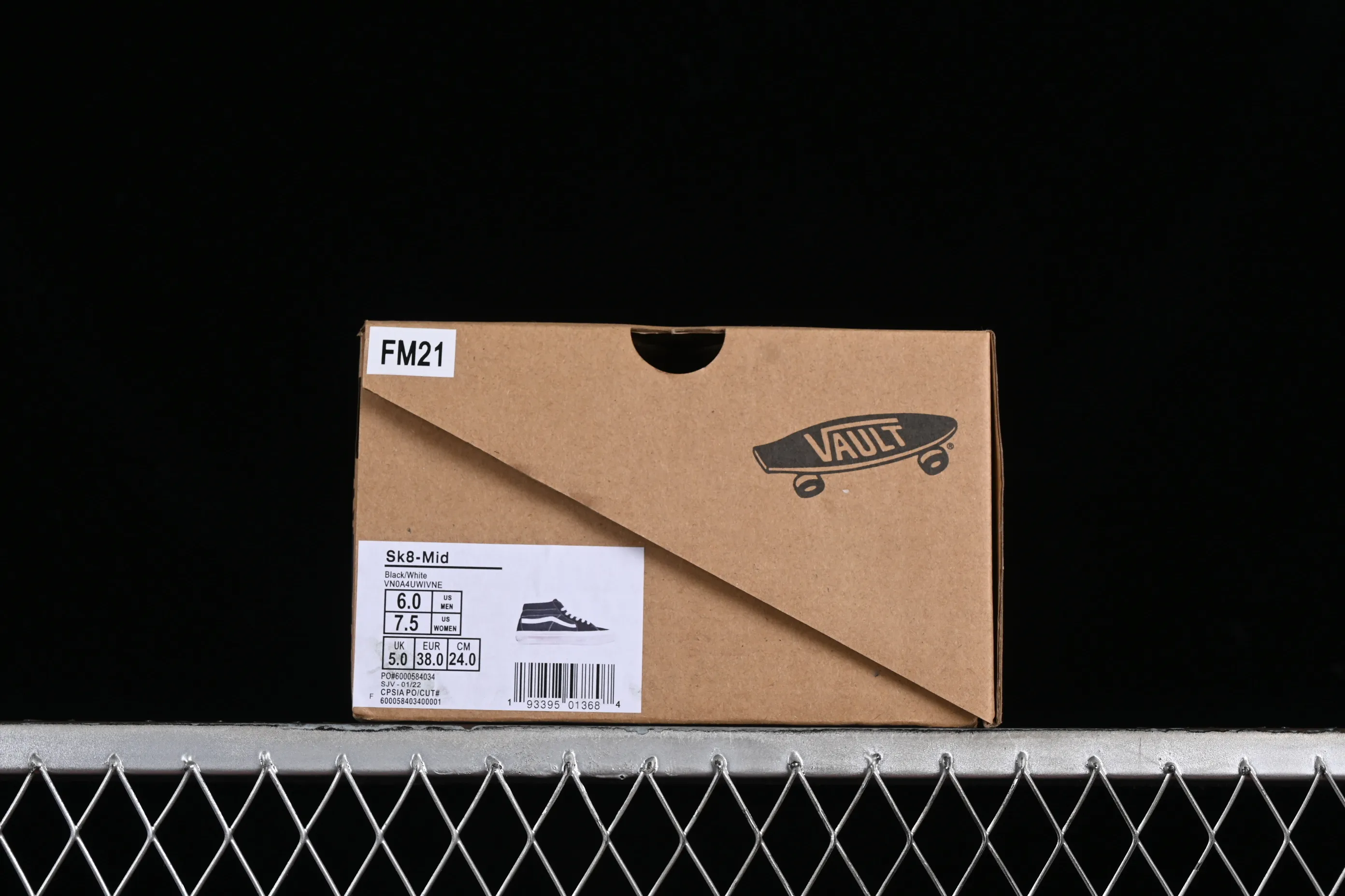 All categories Vans Vans series Vans Mid Vans China Vans SK8-Hi VR3 Vans official environmentally friendly black and white mid-top classic simple casual canvas shoes VN0A4UWIVNE